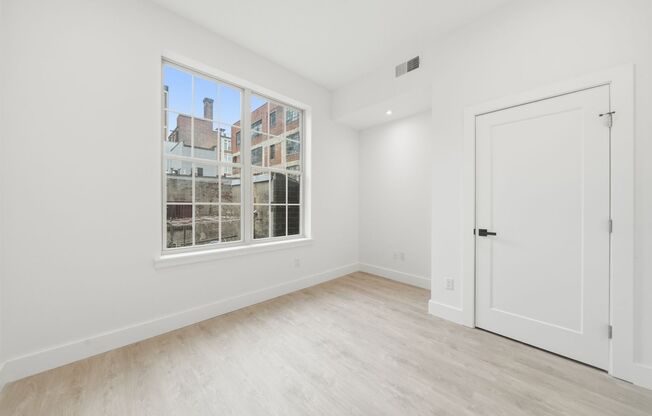 1 bed, 1 bath, 810 sqft, $1,900