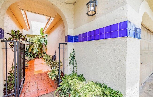 10442 SAINT TROPEZ PL