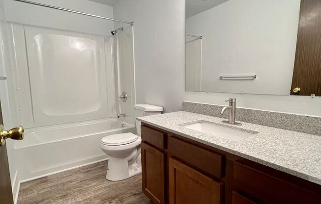 2 beds, 1 bath, 850 sqft, $1,345, Unit 907