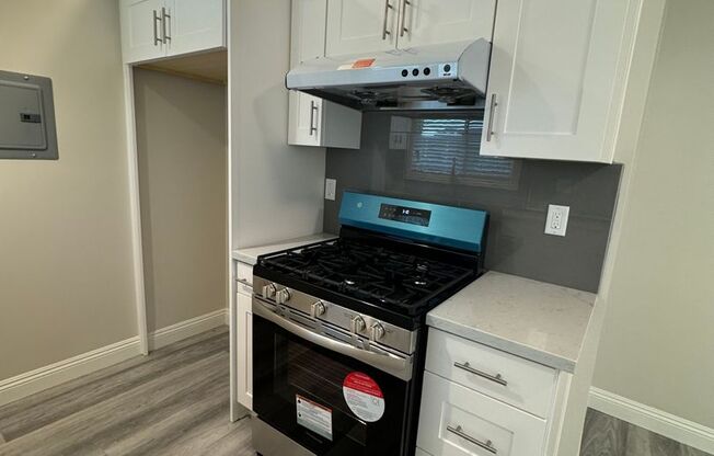 1 bed, 1 bath, 700 sqft, $2,195, Unit 21