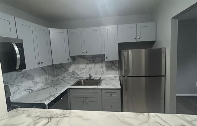 1 bed, 1 bath, 625 sqft, $1,325, Unit C09