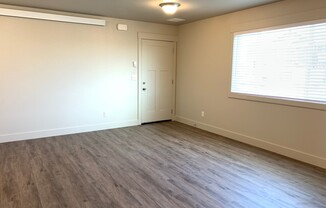 3 beds, 1 bath, 1,070 sqft, $1,100, Unit 661 #4