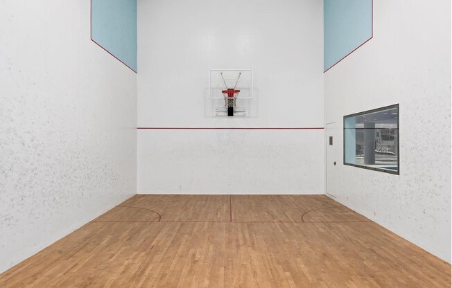 Studio, 1 bath, 400 sqft, $3,300, Unit 10J