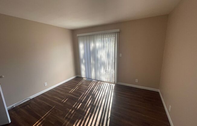 2 beds, 1 bath, $1,375, Unit 4023 N. 375 W.