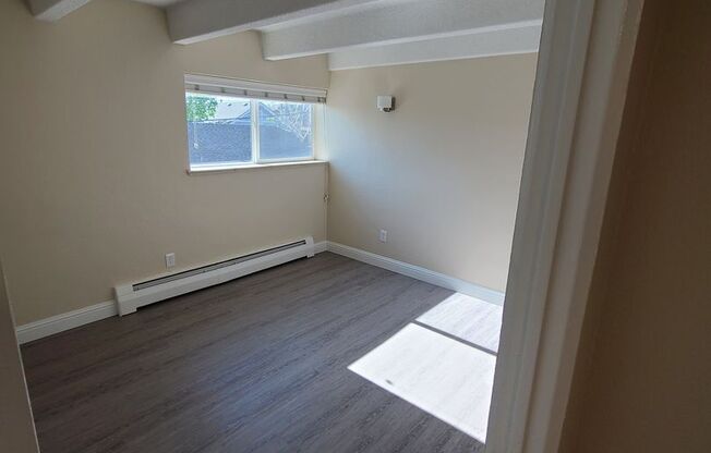 2 beds, 1 bath, 842 sqft, $1,399, Unit Apt 11