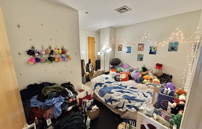 2 beds, 1 bath, 736 sqft, $3,700, Unit 6B