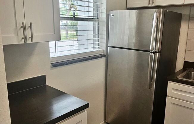 1 bed, 1 bath, 653 sqft, $1,355