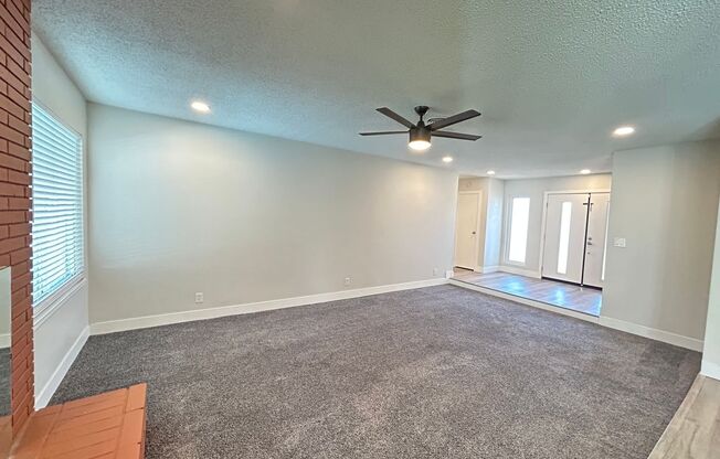 Mid-Century Modern Gem in Historic Paradise Palms!