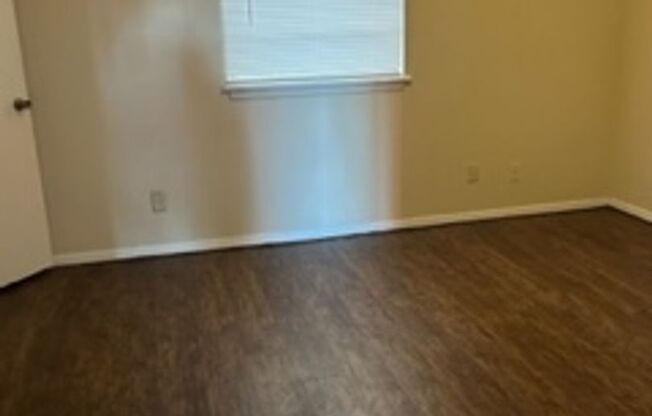 1 bed, 1 bath, 600 sqft, $750, Unit Unit 11