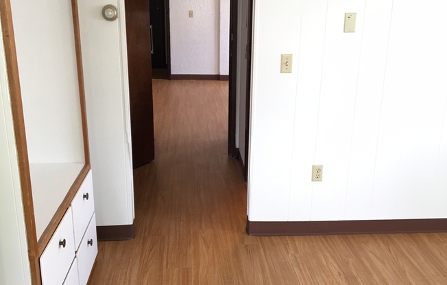 1 bed, 1 bath, 450 sqft, $1,170, Unit 212