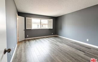 5349 Newcastle Ave. #28