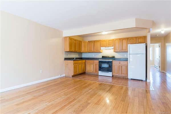 2 beds, 2 baths, $2,700, Unit 2