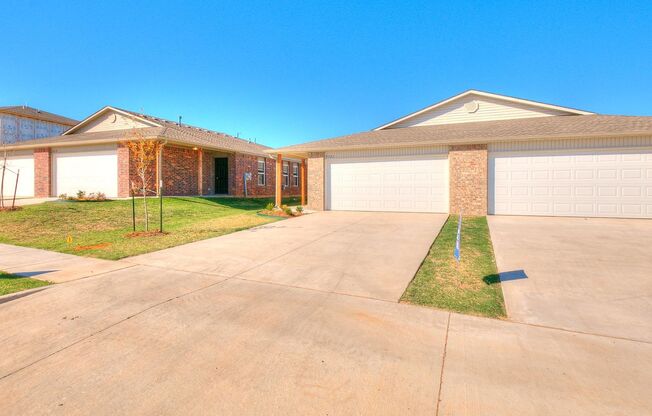 *PreLeasing*  NEW Three Bedroom | Two Bath Duplex in Redstone Ranch with Full service Lawncare