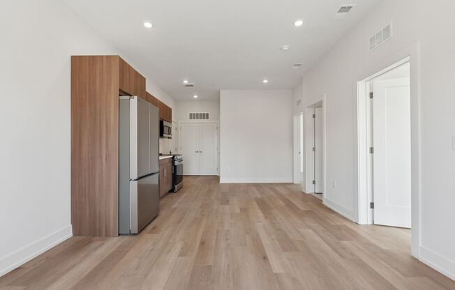 2 beds, 2 baths, 839 sqft, $2,385, Unit Unit 608