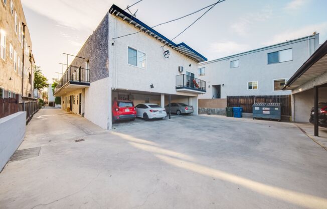 1136 N Ogden Dr