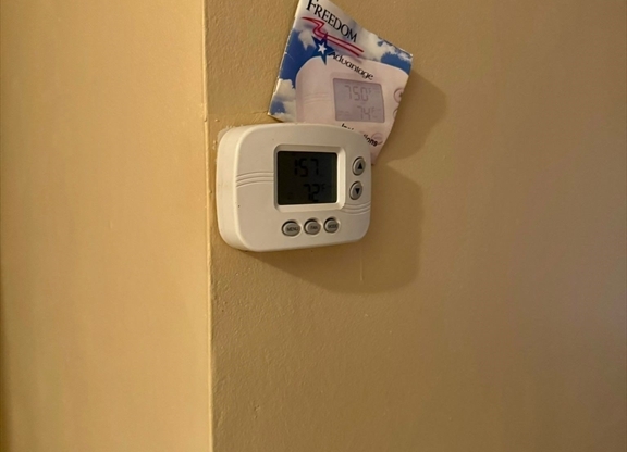 2 beds, 1 bath, 1,020 sqft, $2,300, Unit E112