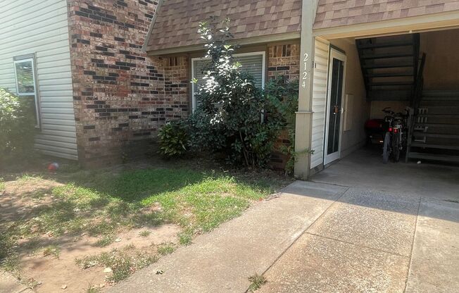 Norman Condo 2 bed 1.5 bath - Move In Ready!