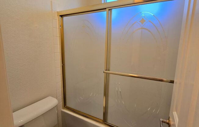 3 beds, 3 baths, $2,395