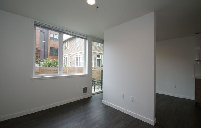Studio, 1 bath, 367 sqft, $1,425, Unit 113 NEW