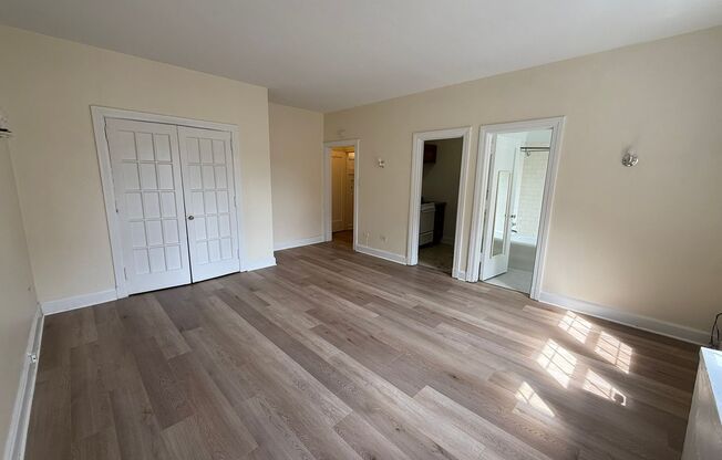 Studio, 1 bath, 308 sqft, $1,175, Unit Bayard Manor 202