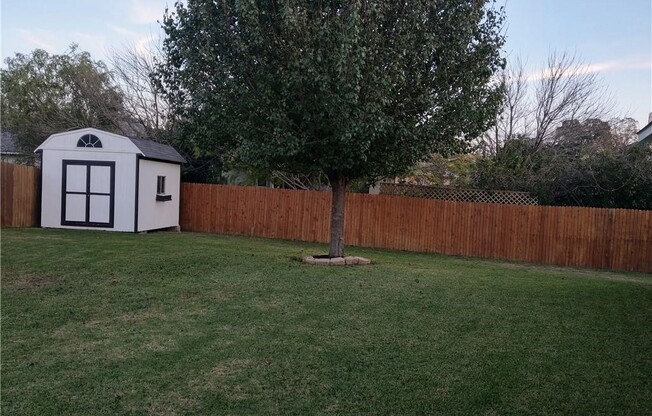 1004 RIDGEBLUFF CIR