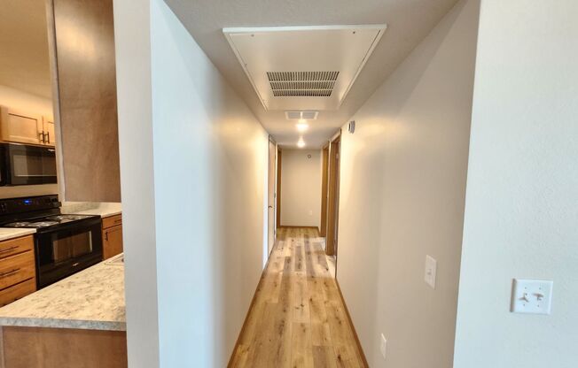 2 beds, 1 bath, 1,006 sqft, $1,230, Unit 3520 304