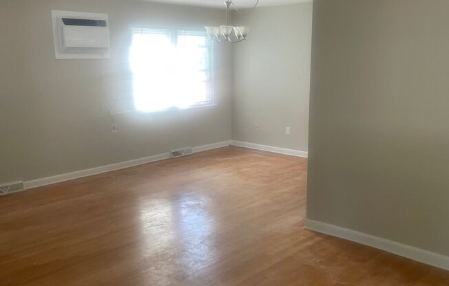 24 KEATS ST