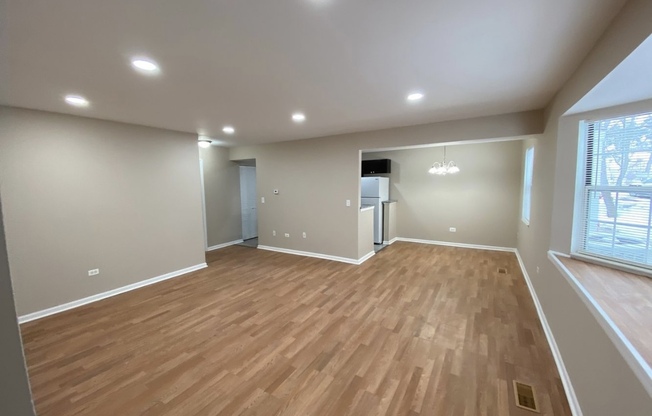 620 N LK SHR DR