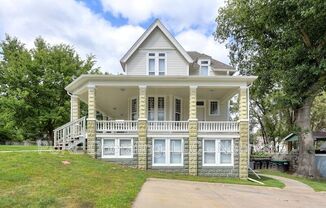 2518 WOOLWORTH AVE