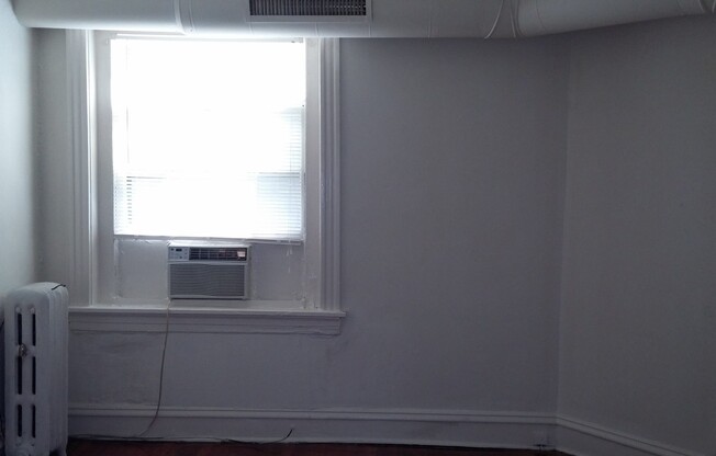 1 bed, 1 bath, $1,250, Unit Apt. 03