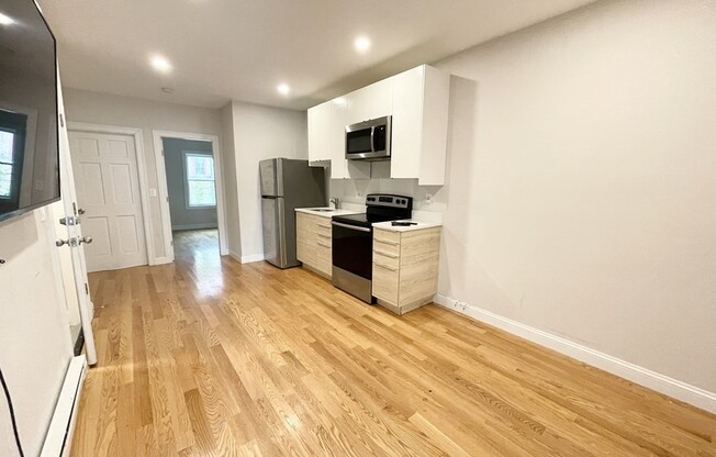 4 beds, 1 bath, $6,400, Unit 2