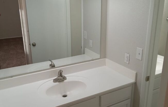 2 beds, 1.5 baths, 775 sqft, $1,595, Unit B-216