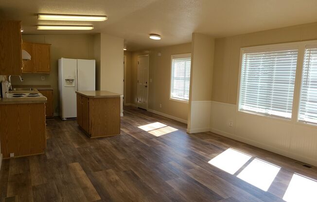 3 beds, 2 baths, 1,000 sqft, $1,595, Unit Honeysuckle Mobile Home Park 26-1