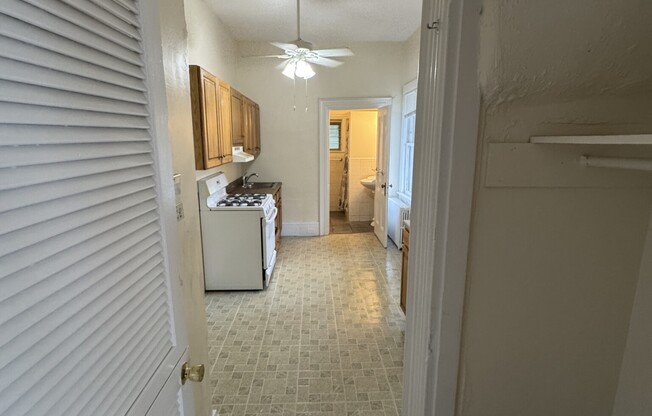 28 ROSELAND ST