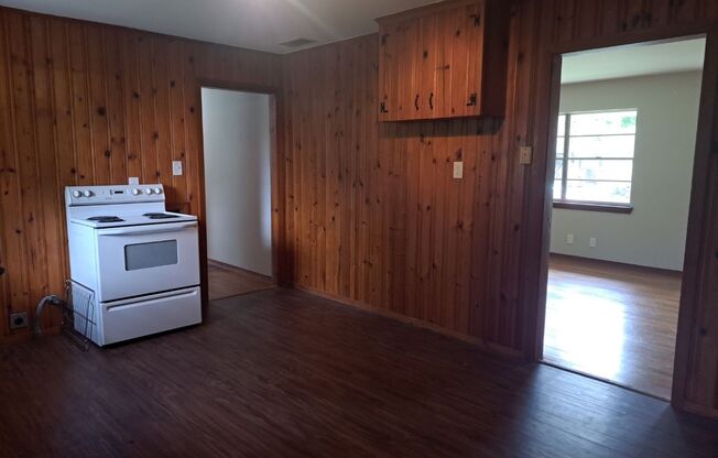 2 beds, 1 bath, $1,795