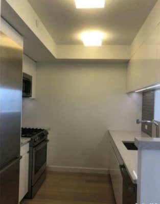 2 beds, 2 baths, 975 sqft, $4,000