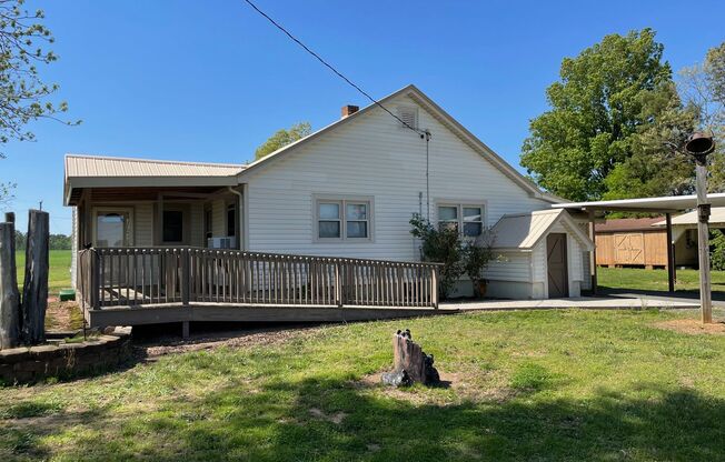 2 BED, 1 BATH HOME LOCATED IN DENTON!