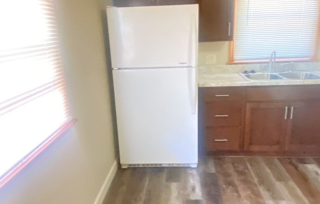 3 beds, 1 bath, 1,100 sqft, $1,450