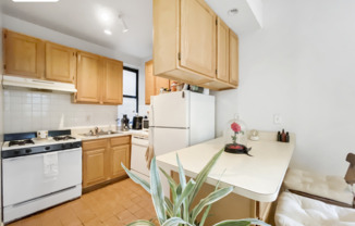 200 W 123 ST