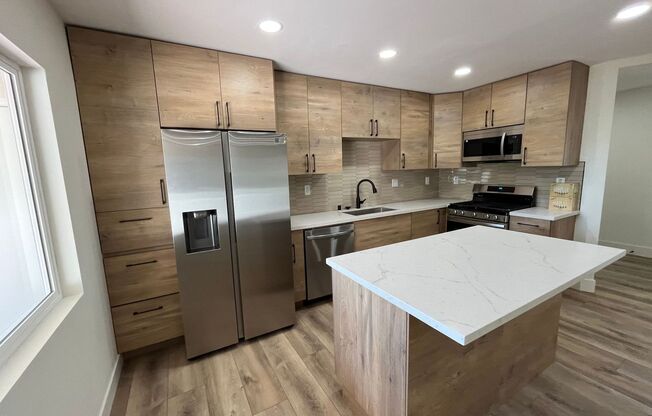 Large 6 bed 3 bath House on East Falls! Completely Renovated (2025)