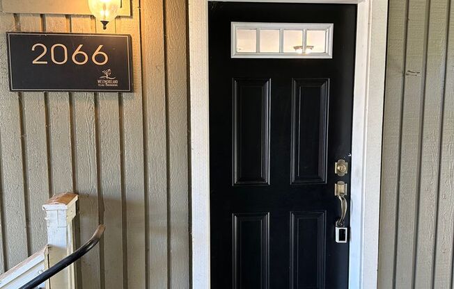 Updated 2 bedroom 1 bathroom upstairs condo!