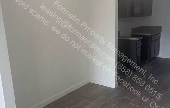 118-120 E Century Blvd