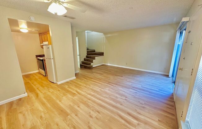 $500 OFF FOR FIRST MONTH RENT!!!  2 Bedroom 1.5 Bathroom apartment in Pleasanton, CA