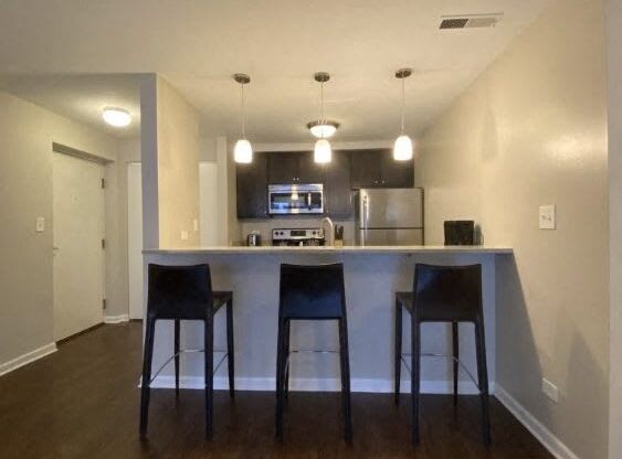 Spacious Apartments. Prime neighborhood.