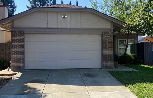 2 Bdrm, 2 bath home in Laguna - Elk Grove