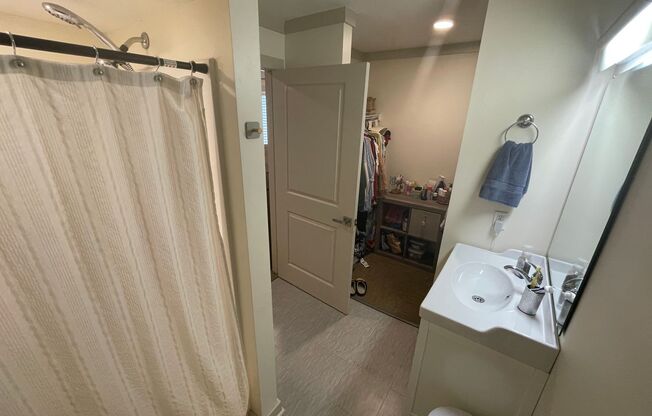 1 bed, 1 bath, $1,375, Unit Unit 202
