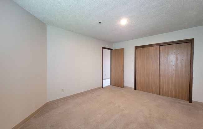 2 beds, 1 bath, 888 sqft, $1,645, Unit 115