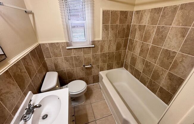 1 bed, 1 bath, $950, Unit 1024BCA