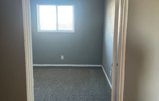 2 beds, 1 bath, 750 sqft, $1,070, Unit B08 1050 14