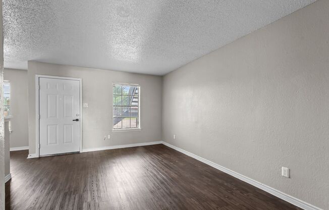 2 beds, 1 bath, 815 sqft, $1,370, Unit 304 A